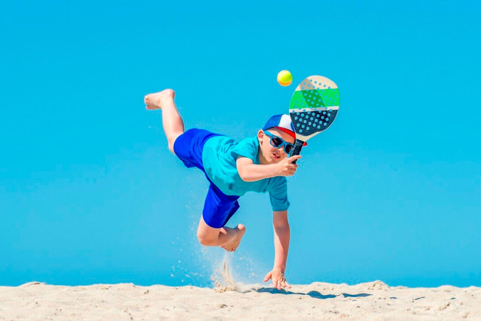 Além das telas: os benefícios profundos do Beach Tennis para o desenvolvimento infantil